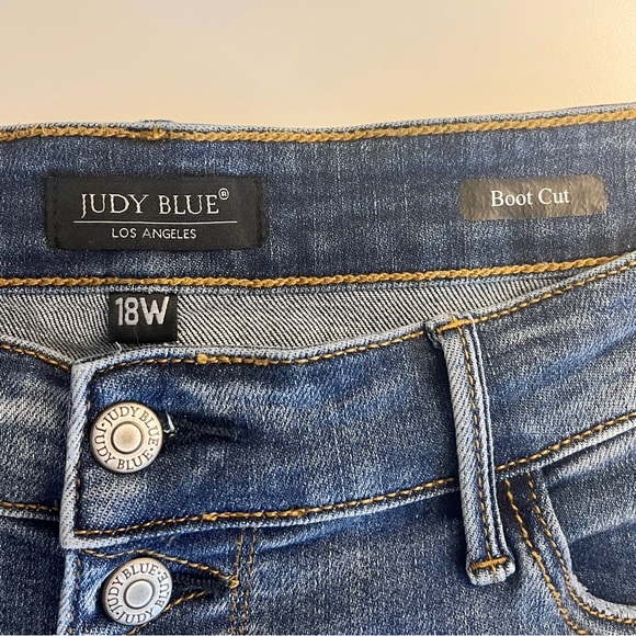 Judy Blue Mid-Rise Vintage 5 Button-Fly Boot Cut Jeans - Picture 11 of 13